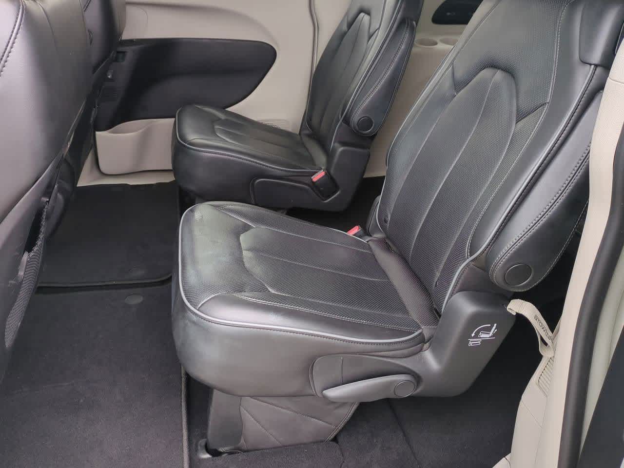 Thumbnail: 2020 Chrysler Pacifica - 19