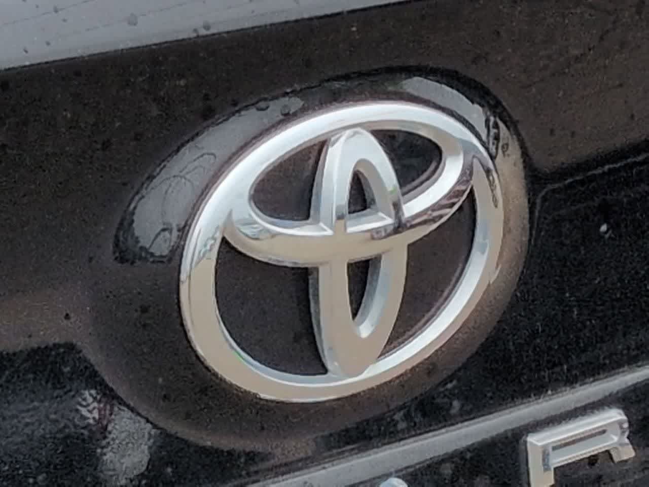 Thumbnail: 2020 Toyota Camry - 11