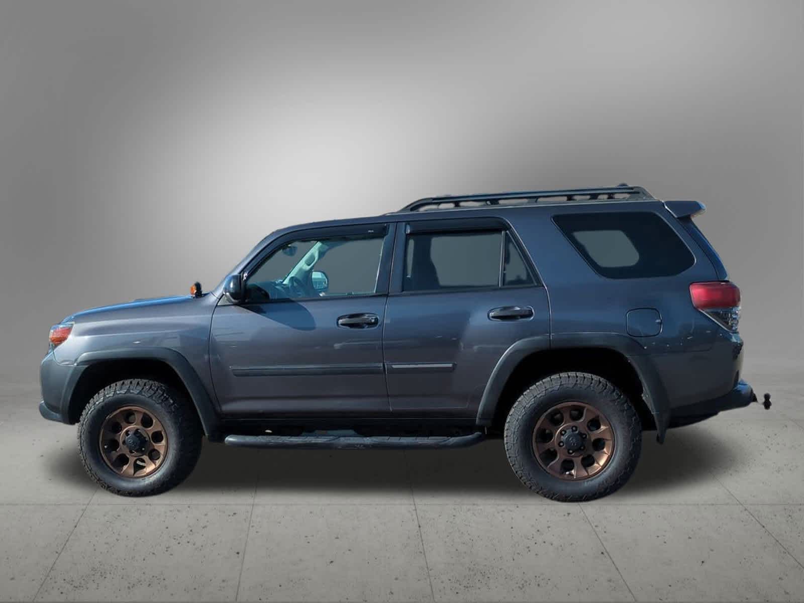 Thumbnail: 2010 Toyota 4Runner - 3