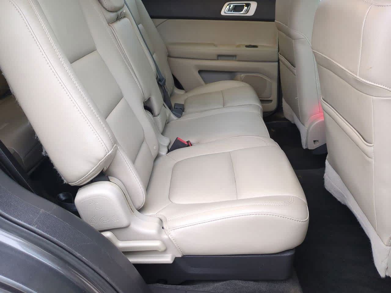 Thumbnail: 2015 Ford Explorer - 19