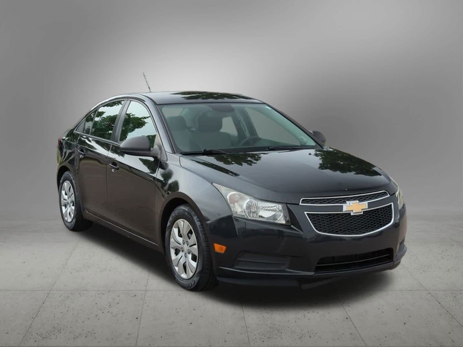 2013 Chevrolet Cruze LS 8