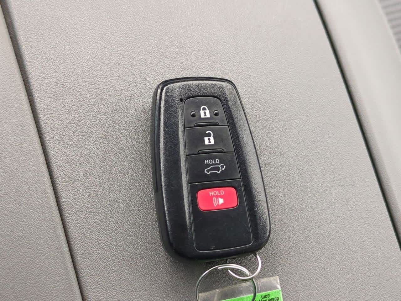 Thumbnail: 2021 Toyota Highlander - 32