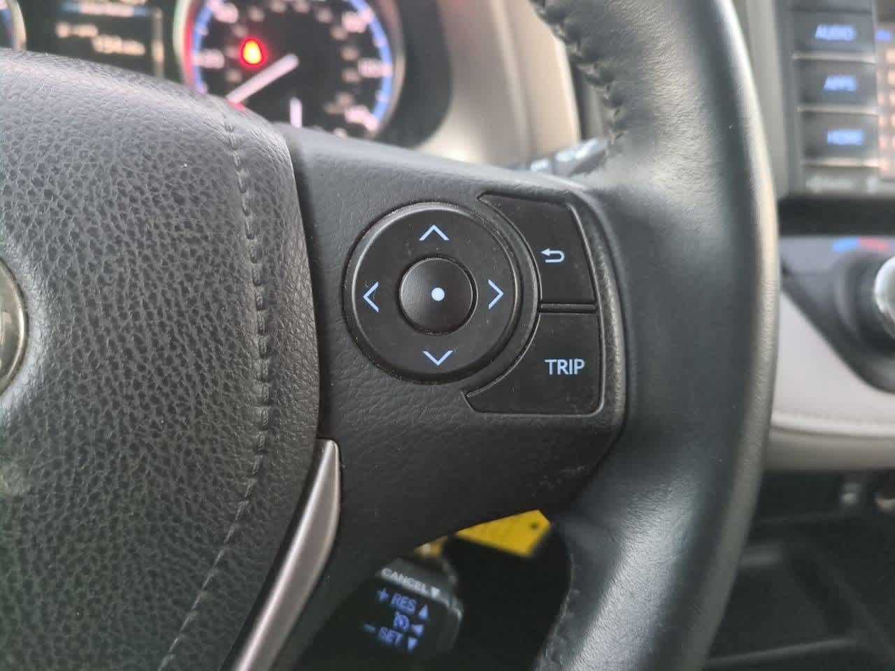 Thumbnail: 2016 Toyota RAV4 - 25