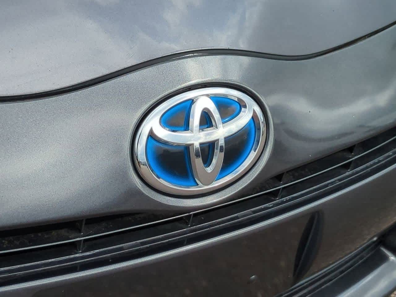 Thumbnail: 2012 Toyota Prius c - 11