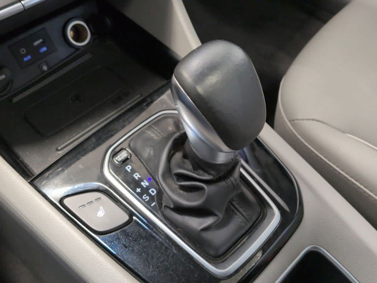 Thumbnail: 2018 Hyundai Ioniq - 33