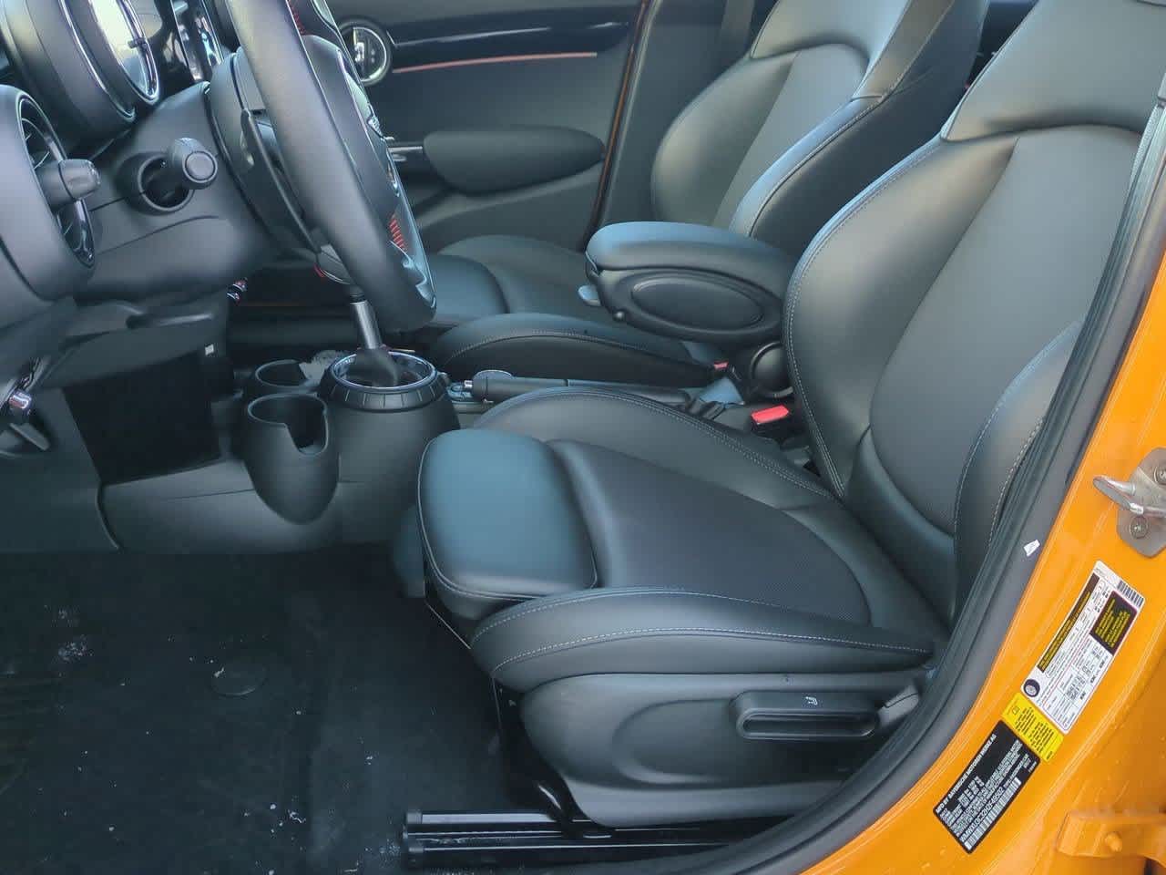 Thumbnail: 2017 MINI Cooper Hardtop - 15