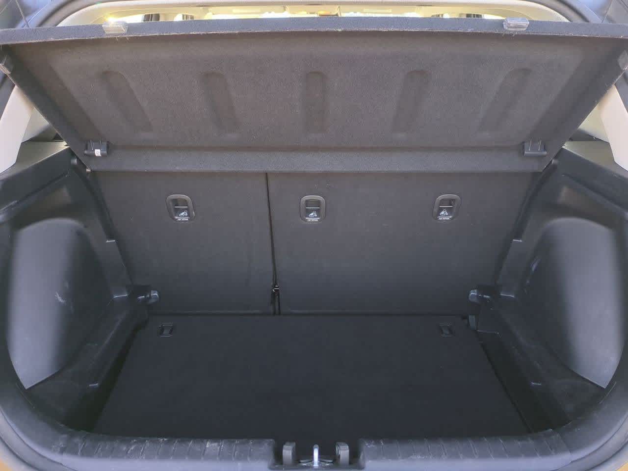 Thumbnail: 2022 Hyundai Venue - 33