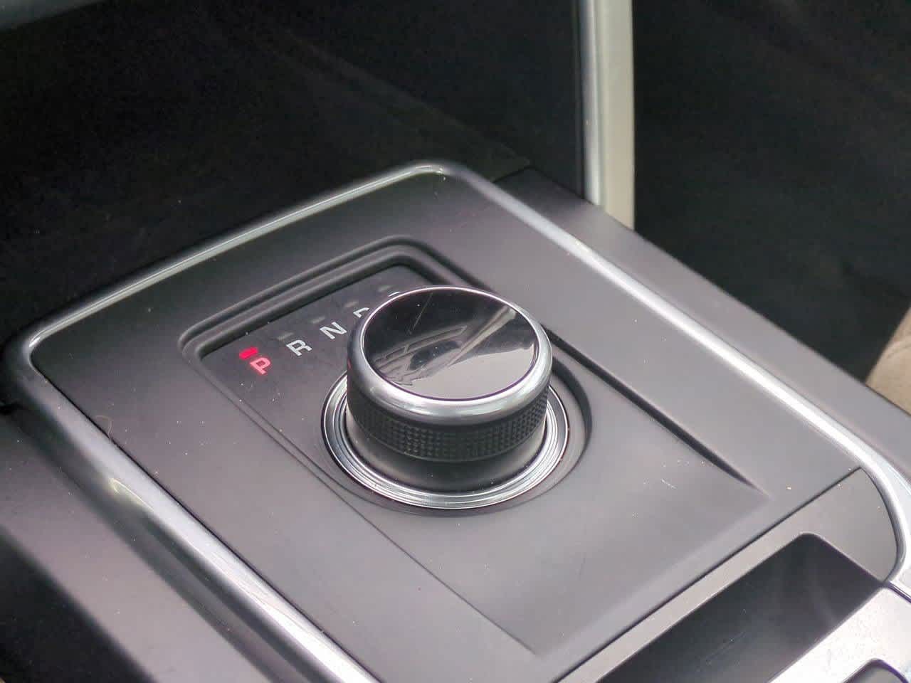 Thumbnail: 2017 Land Rover Discovery Sport - 33