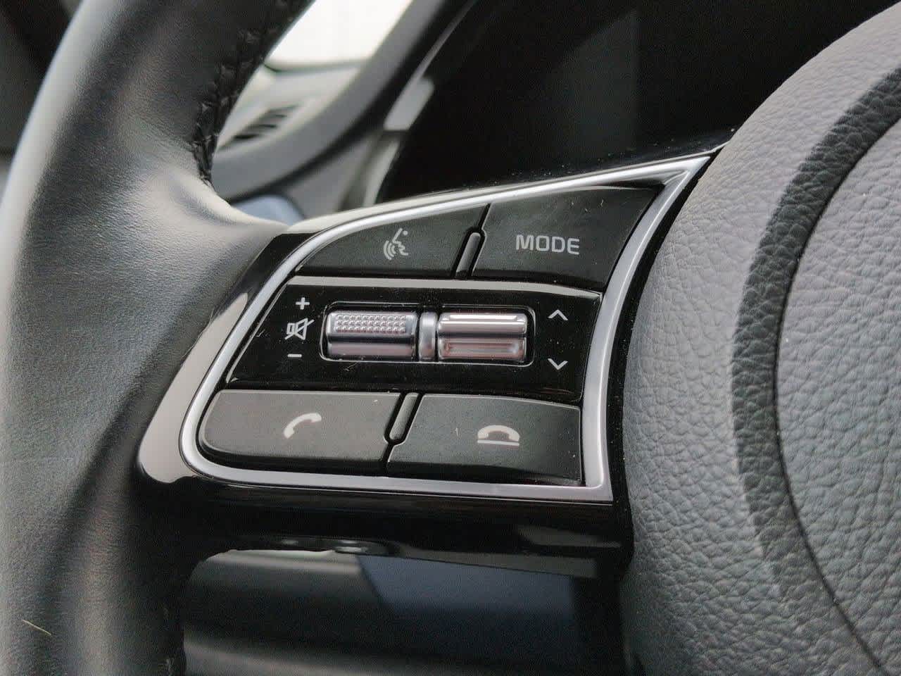 Thumbnail: 2023 Kia Seltos - 23