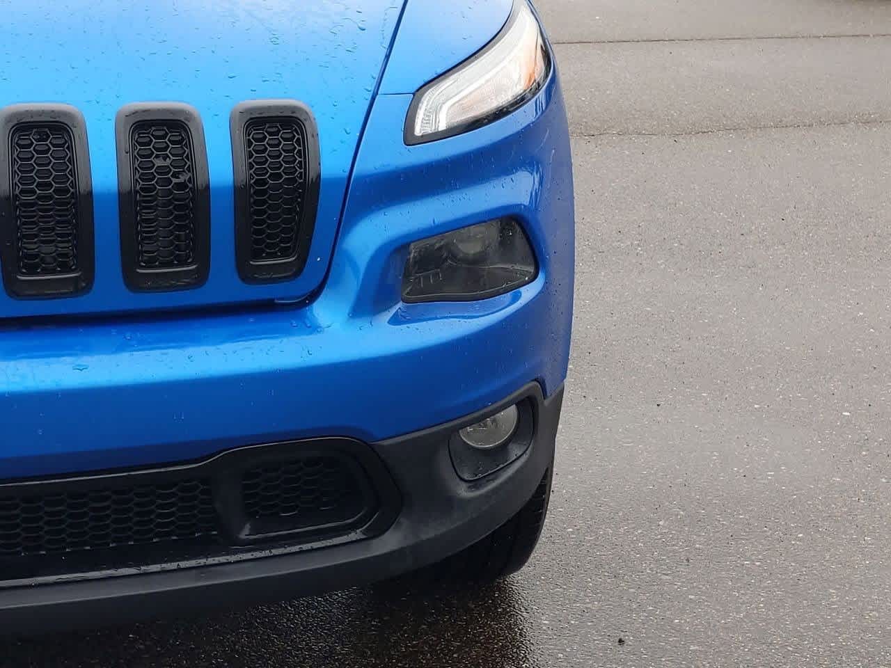Thumbnail: 2018 Jeep Cherokee - 10