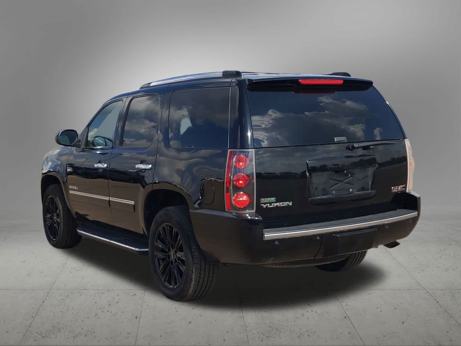Thumbnail: 2012 GMC Yukon - 4