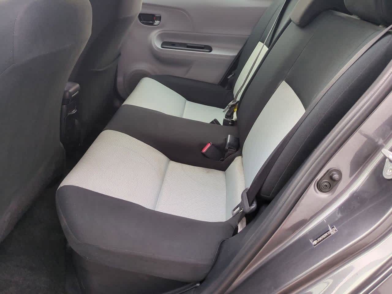 Thumbnail: 2012 Toyota Prius c - 18