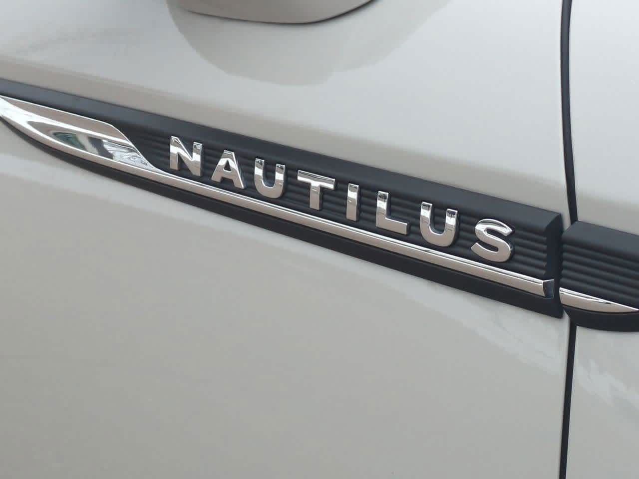Thumbnail: 2020 Lincoln Nautilus - 12