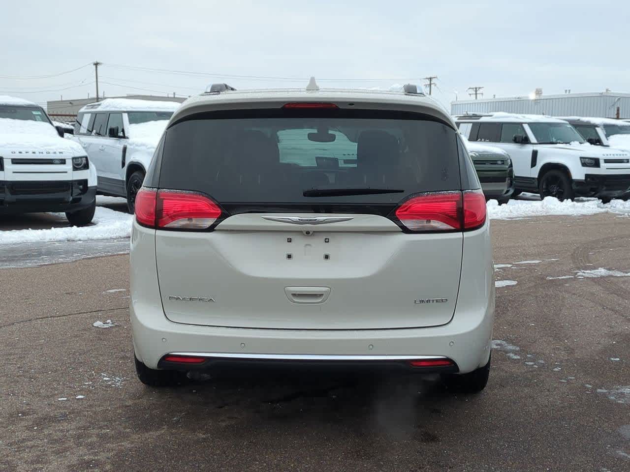 Thumbnail: 2020 Chrysler Pacifica - 5