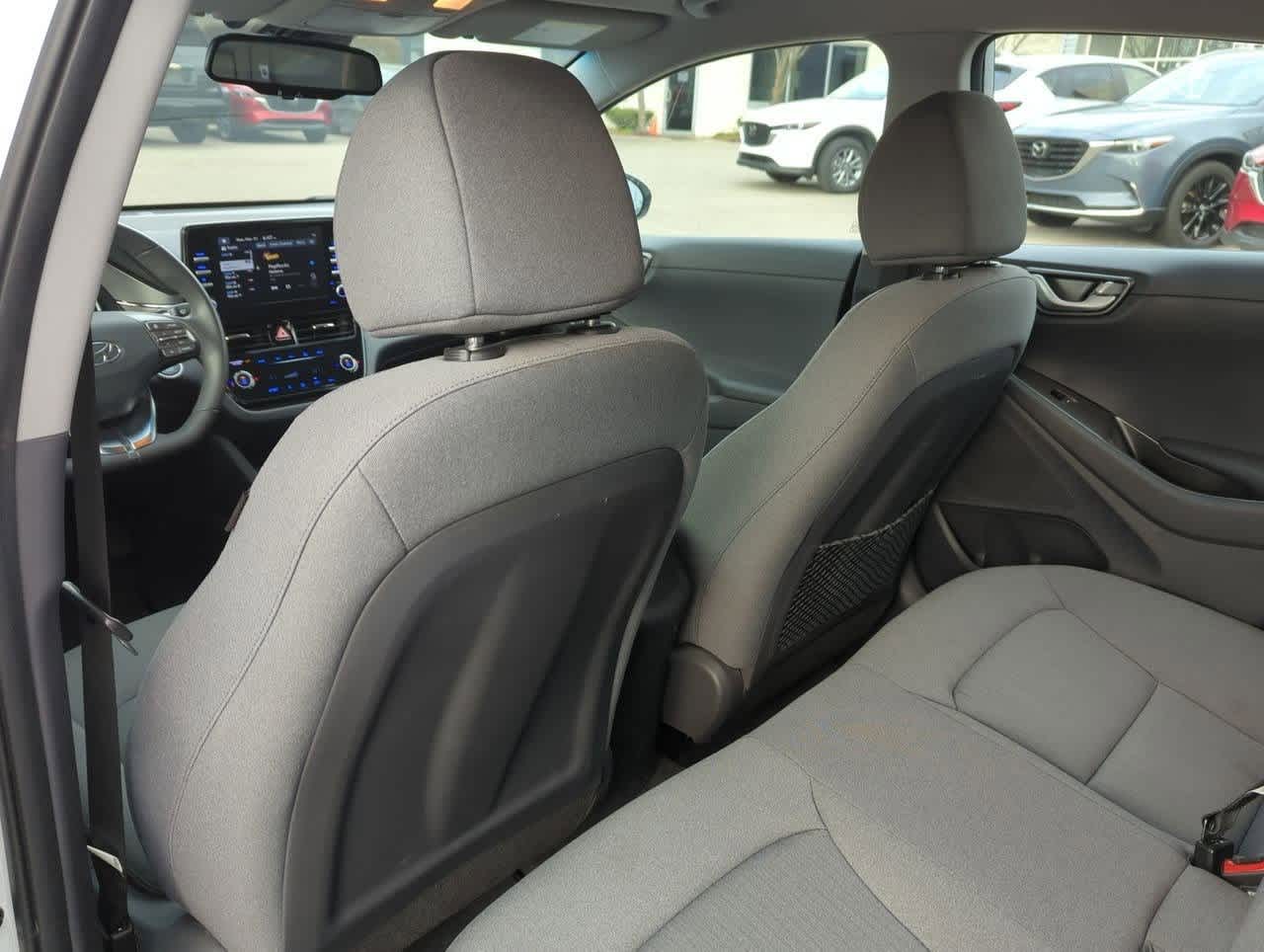2022 Hyundai Ioniq SE 17