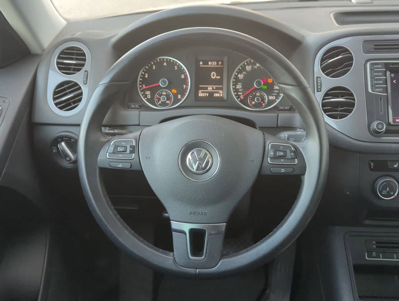 Thumbnail: 2016 Volkswagen Tiguan - 23