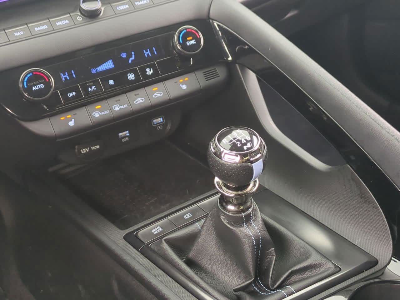 Thumbnail: 2022 Hyundai Elantra - 31