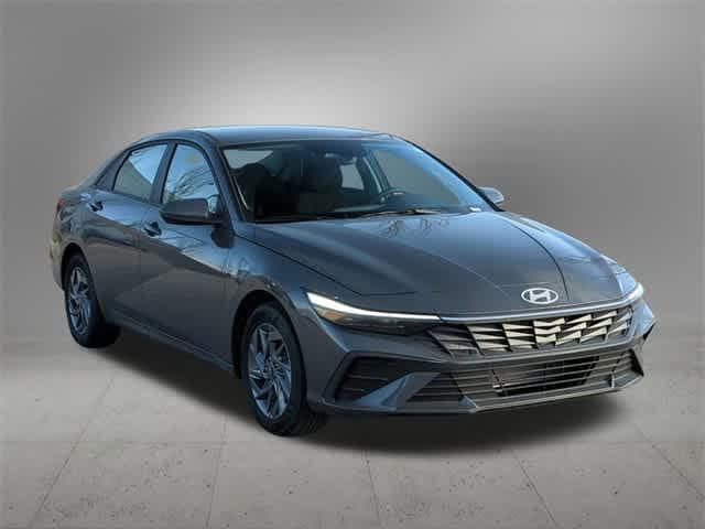 Thumbnail: 2024 Hyundai Elantra - 8