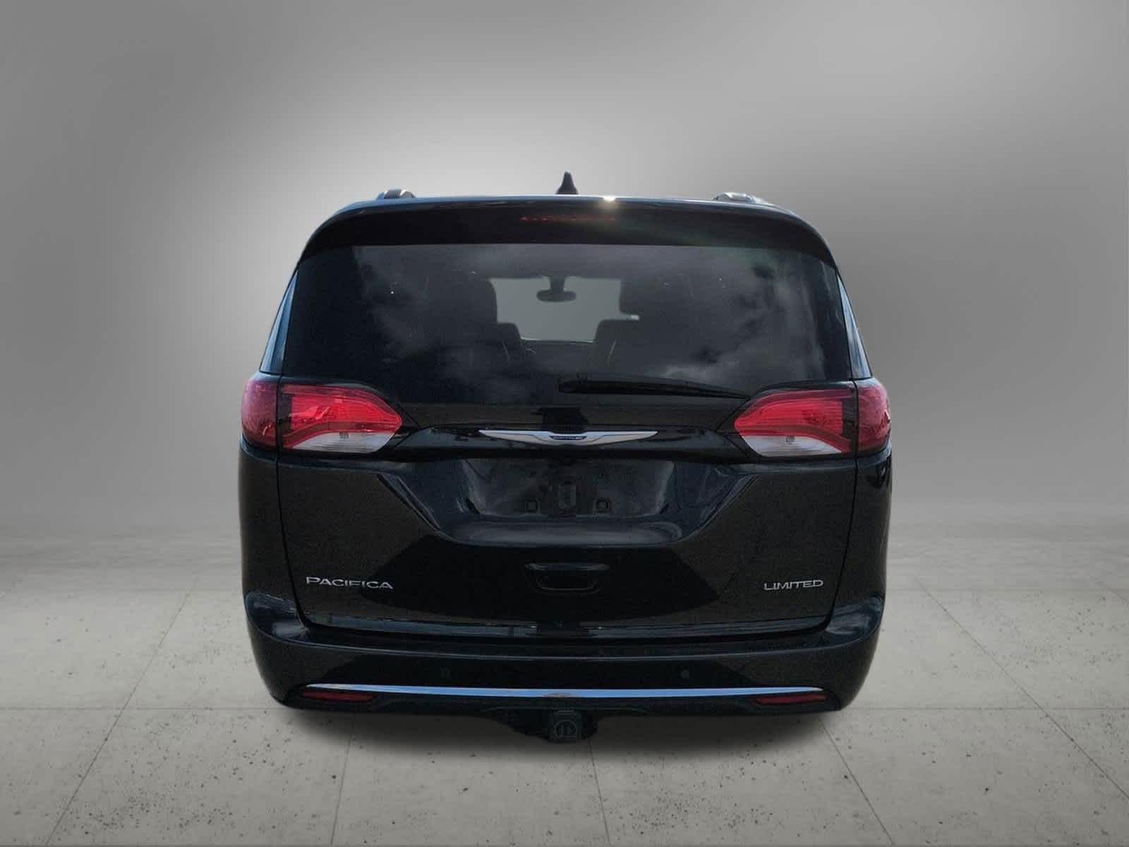 Thumbnail: 2020 Chrysler Pacifica - 5