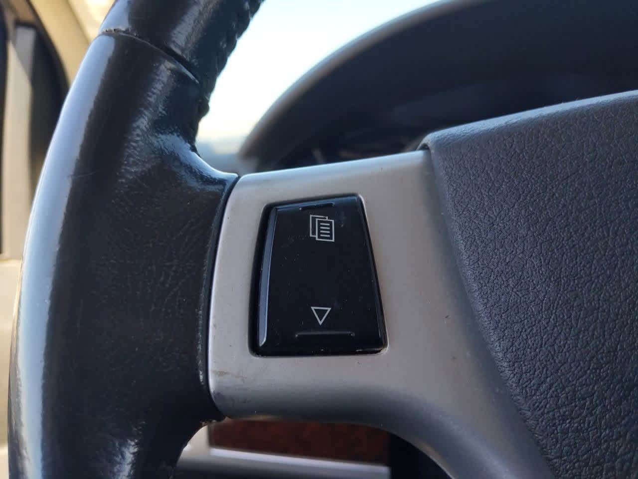 2010 Chrysler Town & Country Touring 22