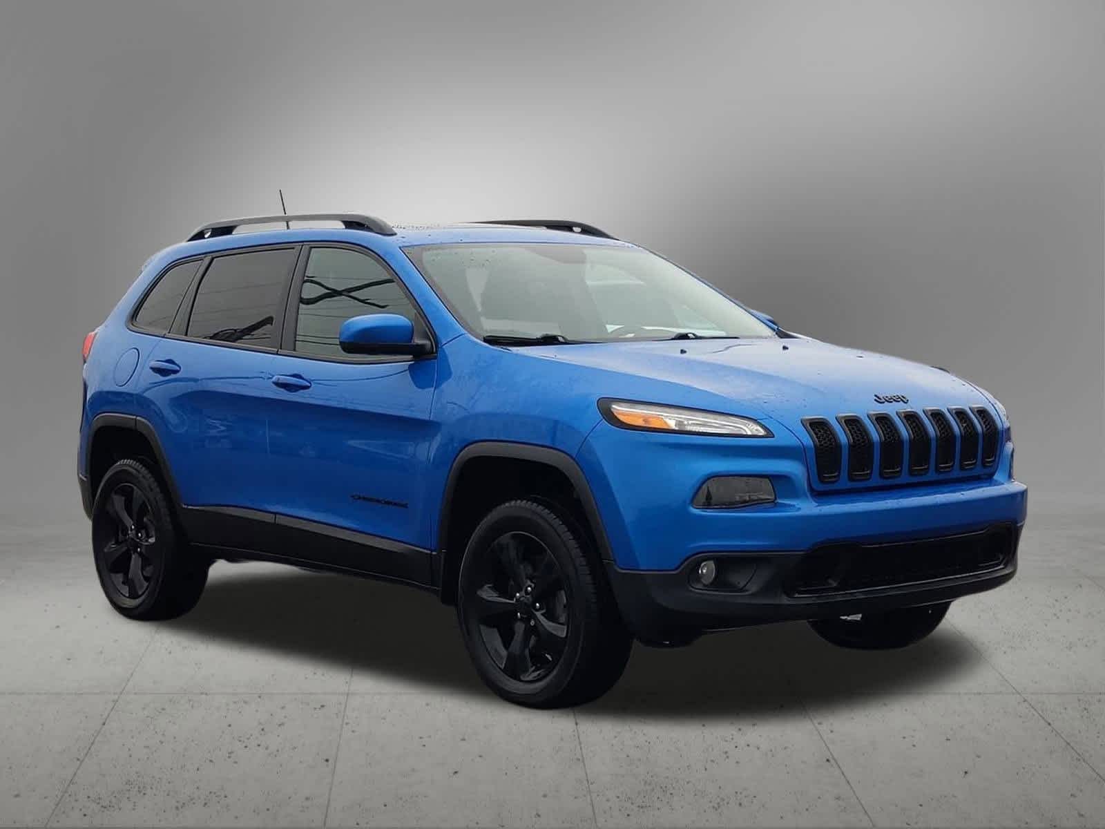Thumbnail: 2018 Jeep Cherokee - 8