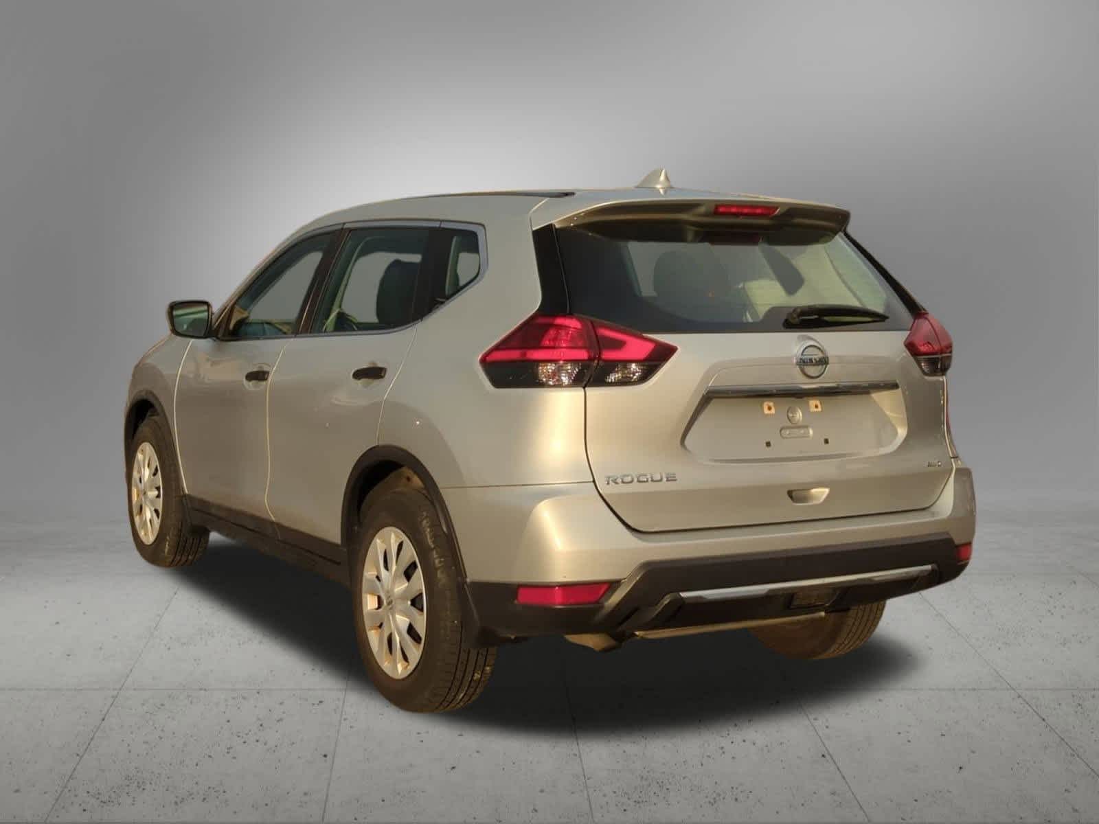 2017 Nissan Rogue S 4