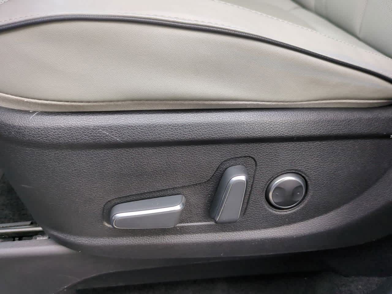 Thumbnail: 2023 Hyundai Palisade - 16