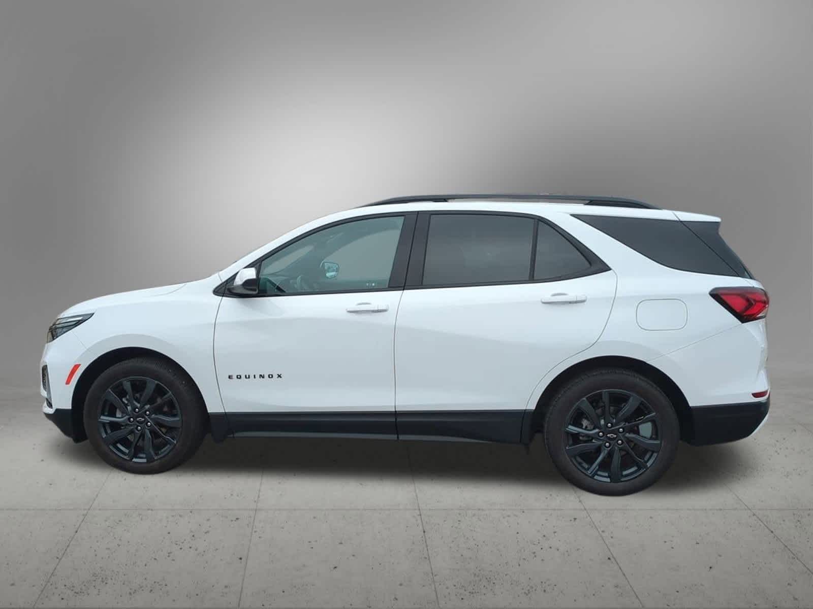 Thumbnail: 2022 Chevrolet Equinox - 3