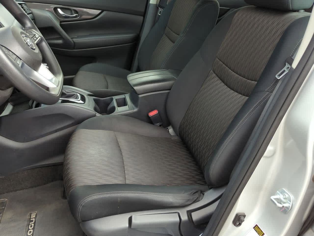 2017 Nissan Rogue S 14