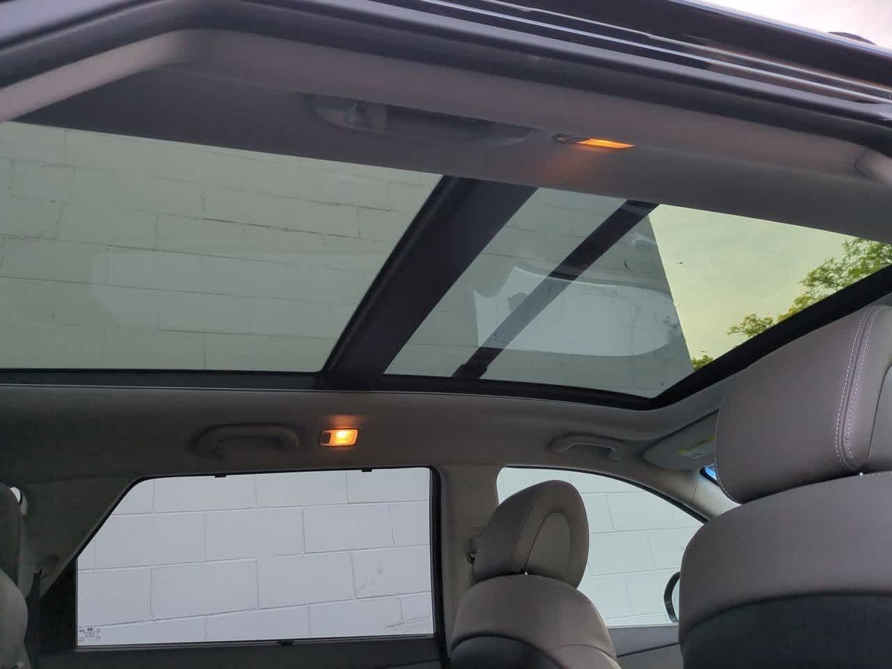 Thumbnail: 2017 Hyundai Santa Fe - 21