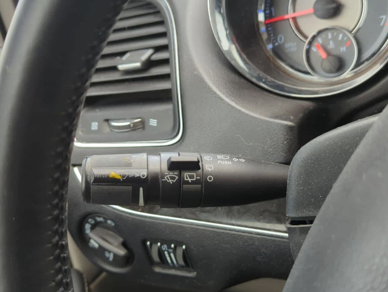 2014 Chrysler Town & Country Touring 23