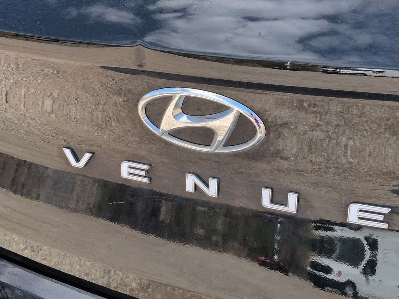 Thumbnail: 2023 Hyundai Venue - 12