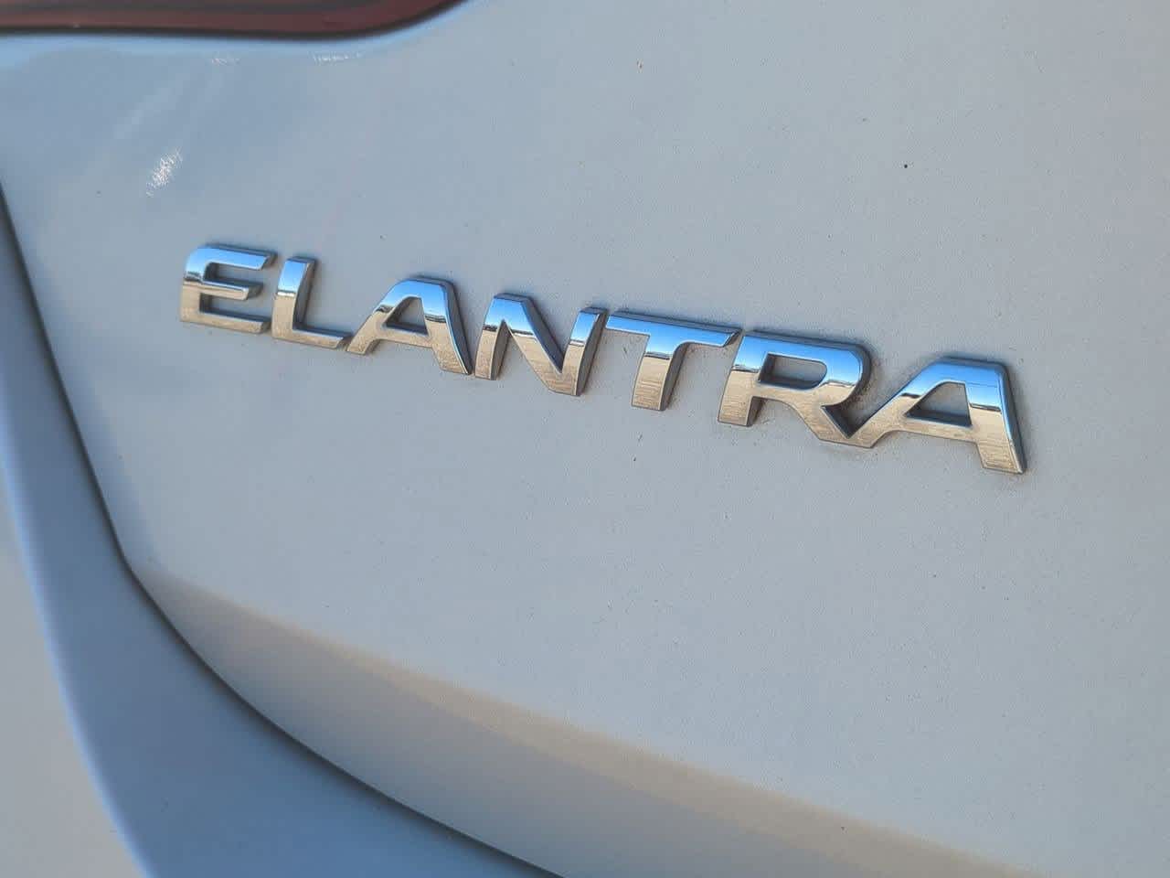 Thumbnail: 2017 Hyundai Elantra - 11