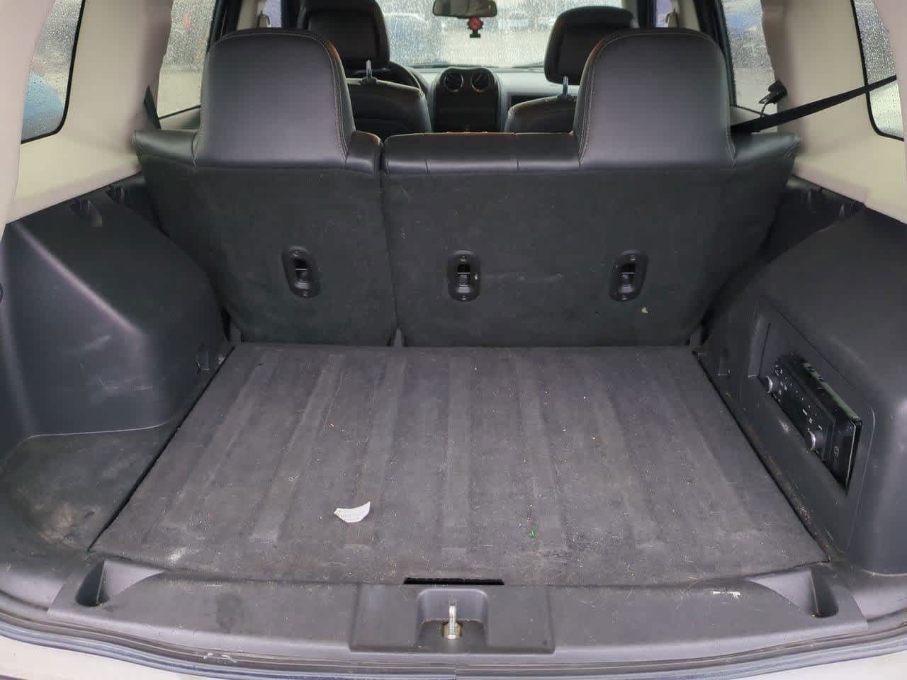 Thumbnail: 2016 Jeep Patriot - 32