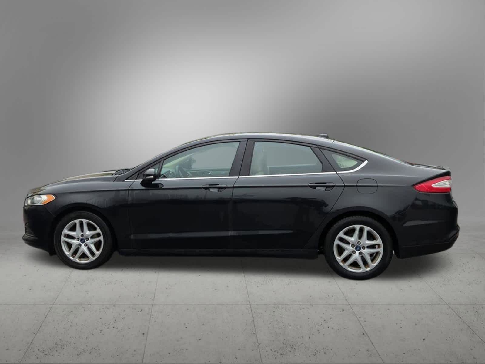 Thumbnail: 2015 Ford Fusion - 3