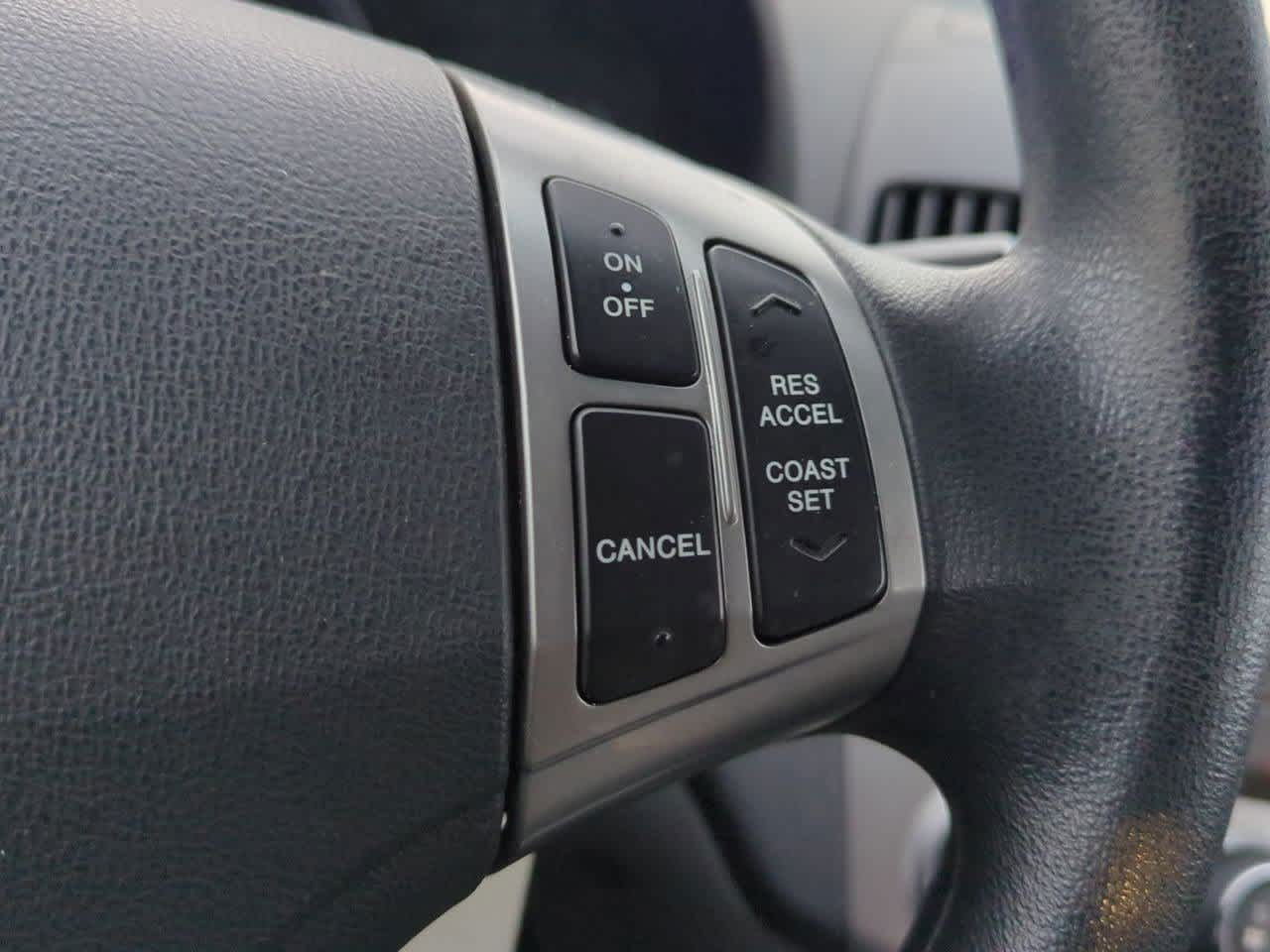 Thumbnail: 2010 Hyundai Elantra - 23