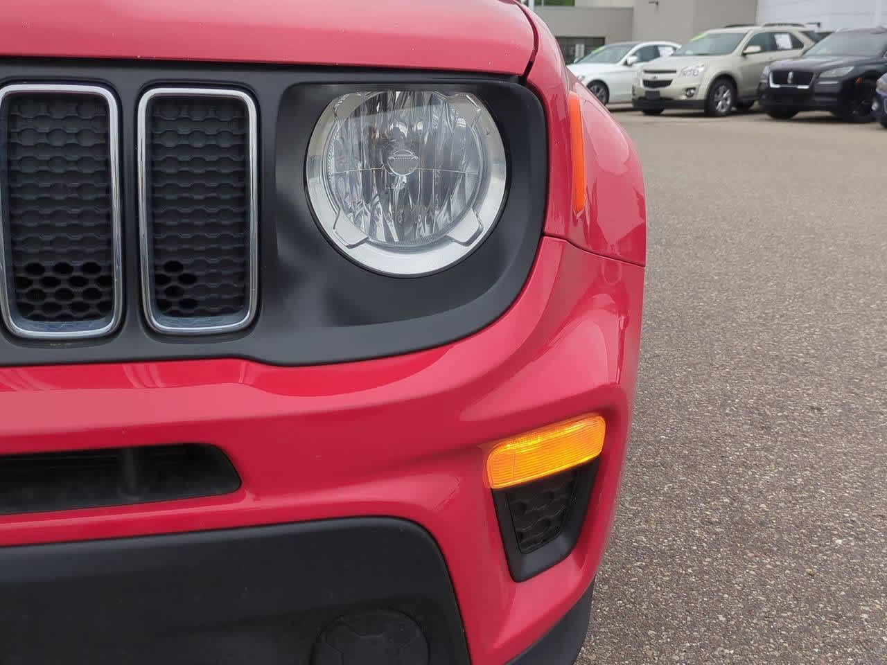 Thumbnail: 2019 Jeep Renegade - 11