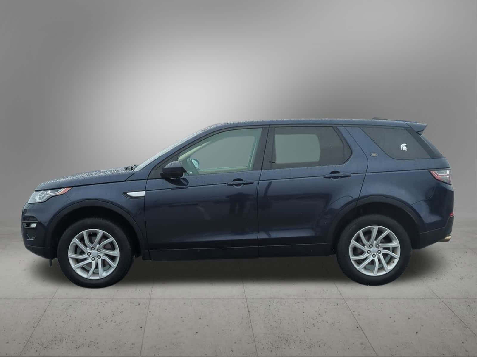 Thumbnail: 2017 Land Rover Discovery Sport - 3