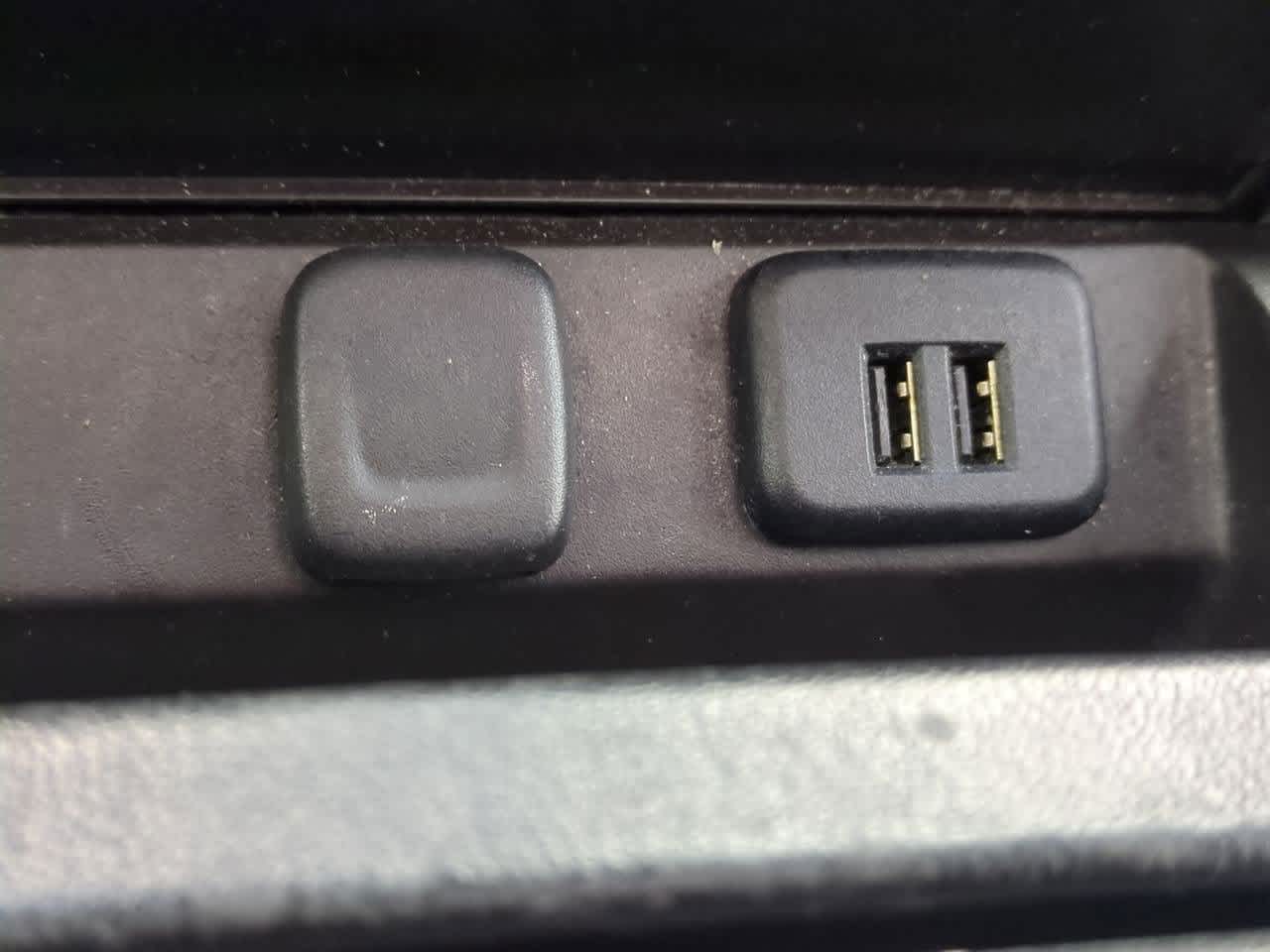 Thumbnail: 2015 Chevrolet Suburban - 33