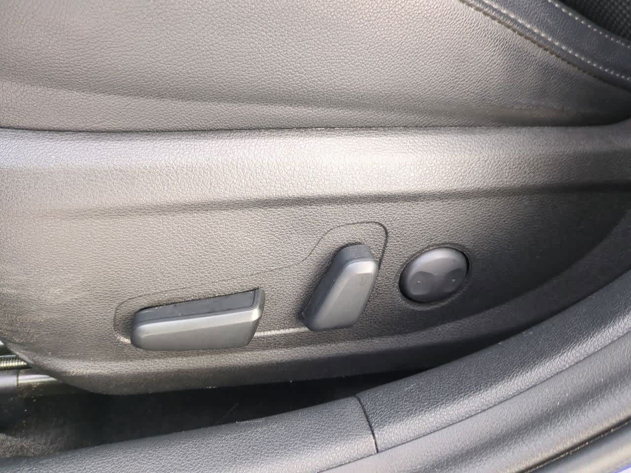 Thumbnail: 2020 Kia Optima - 16