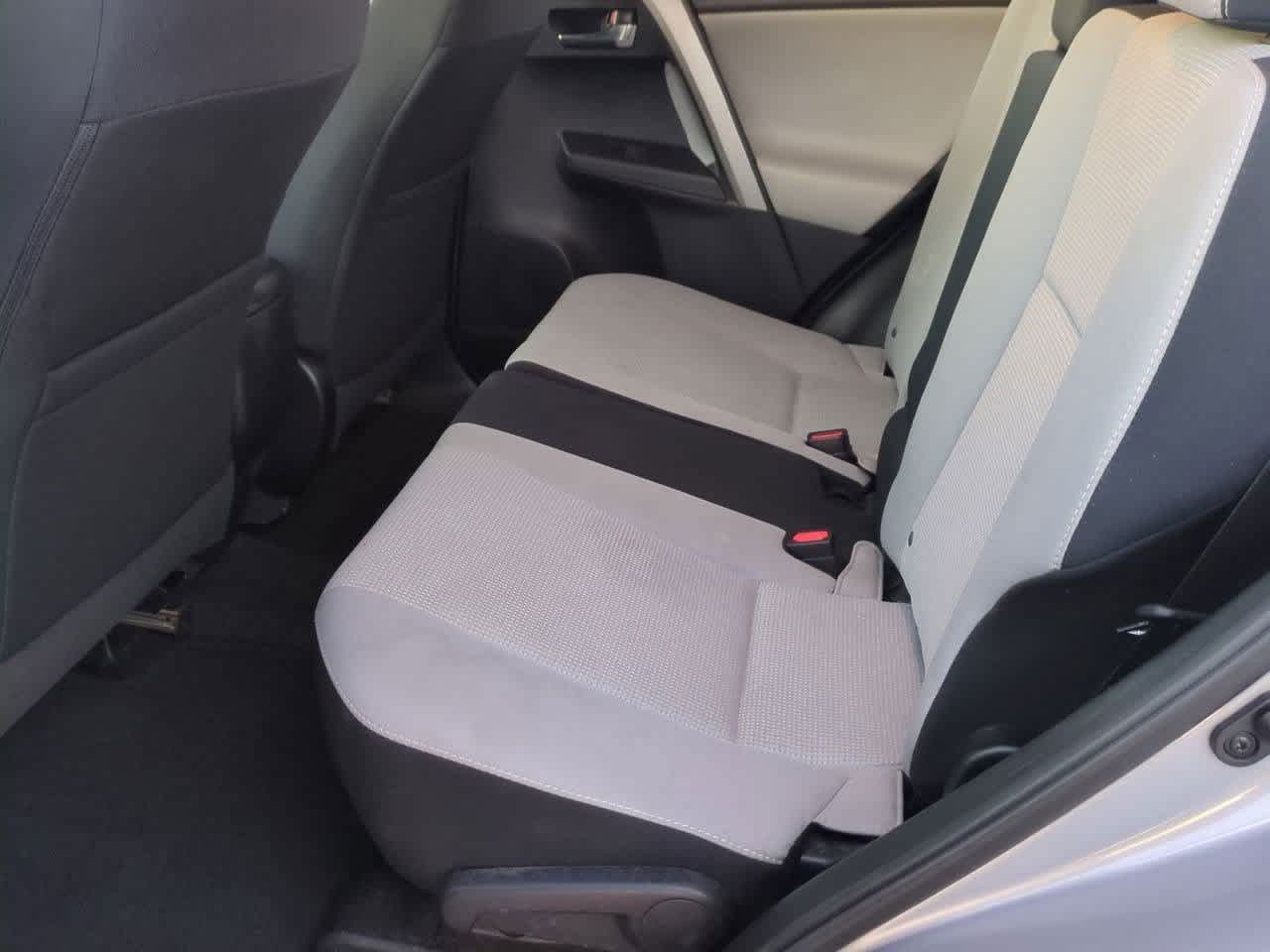 Thumbnail: 2016 Toyota RAV4 - 19