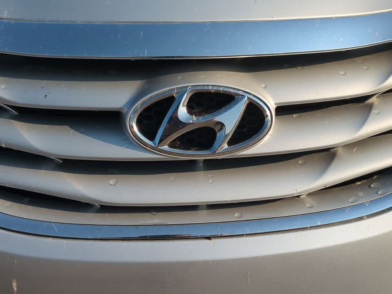 Thumbnail: 2011 Hyundai Sonata - 10