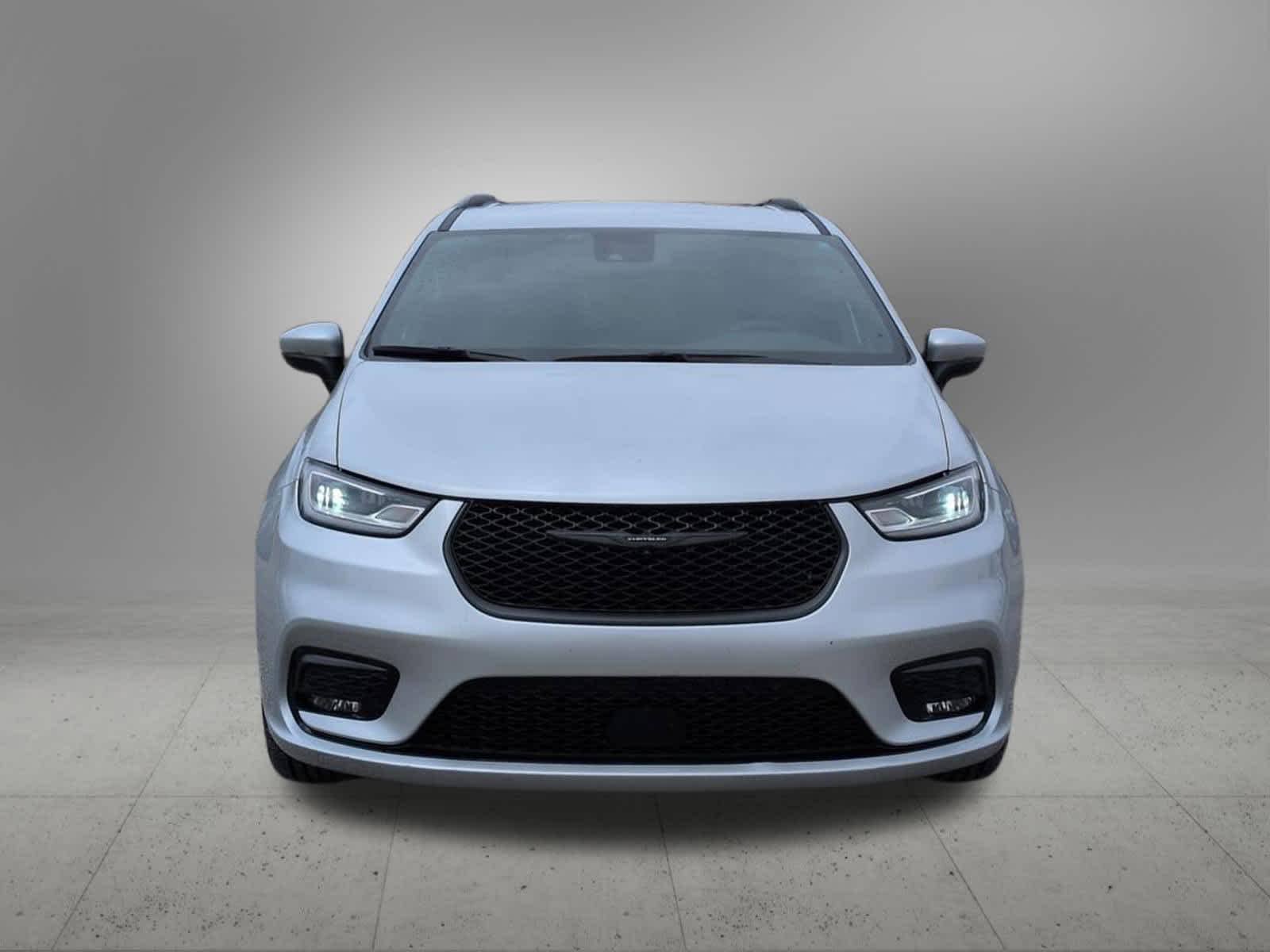Thumbnail: 2023 Chrysler Pacifica - 9