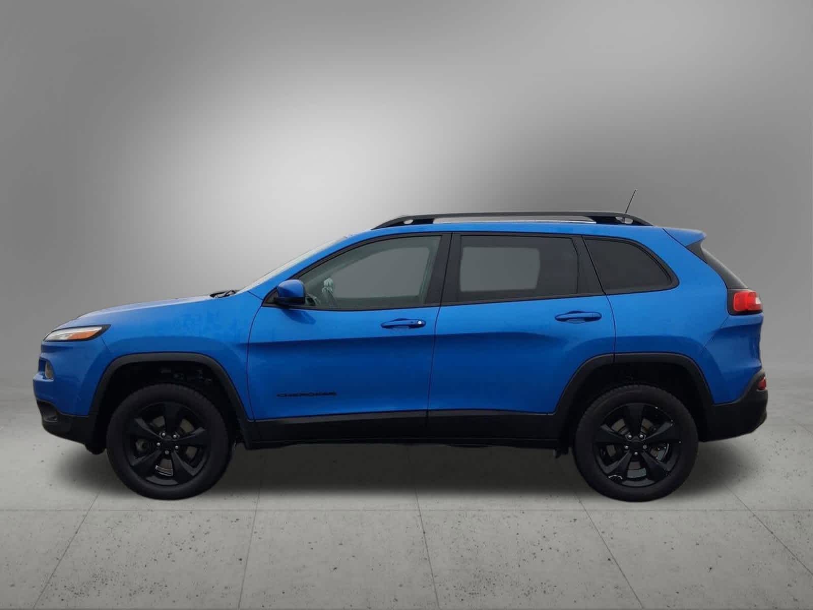 Thumbnail: 2018 Jeep Cherokee - 3