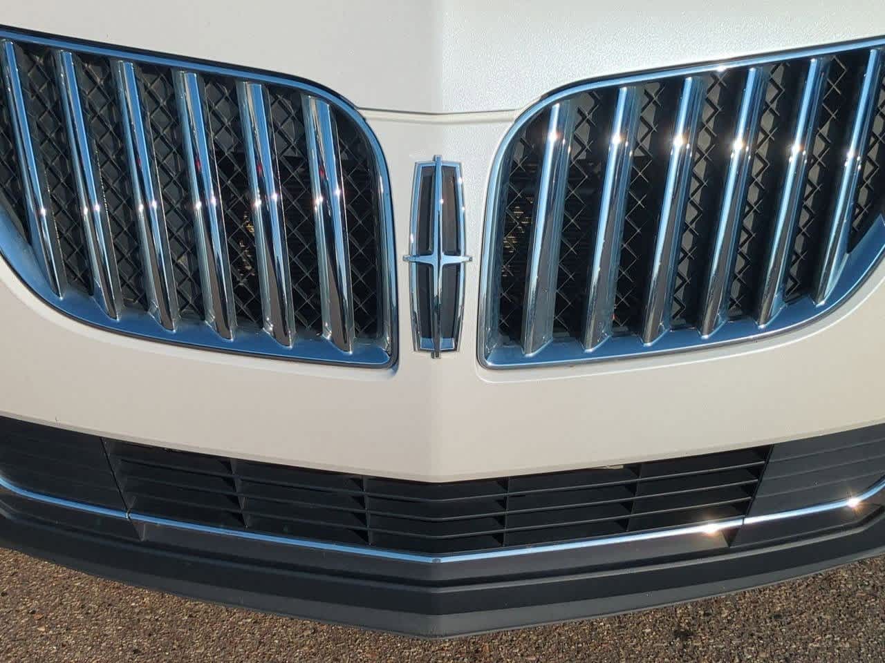 Thumbnail: 2013 Lincoln MKX - 11