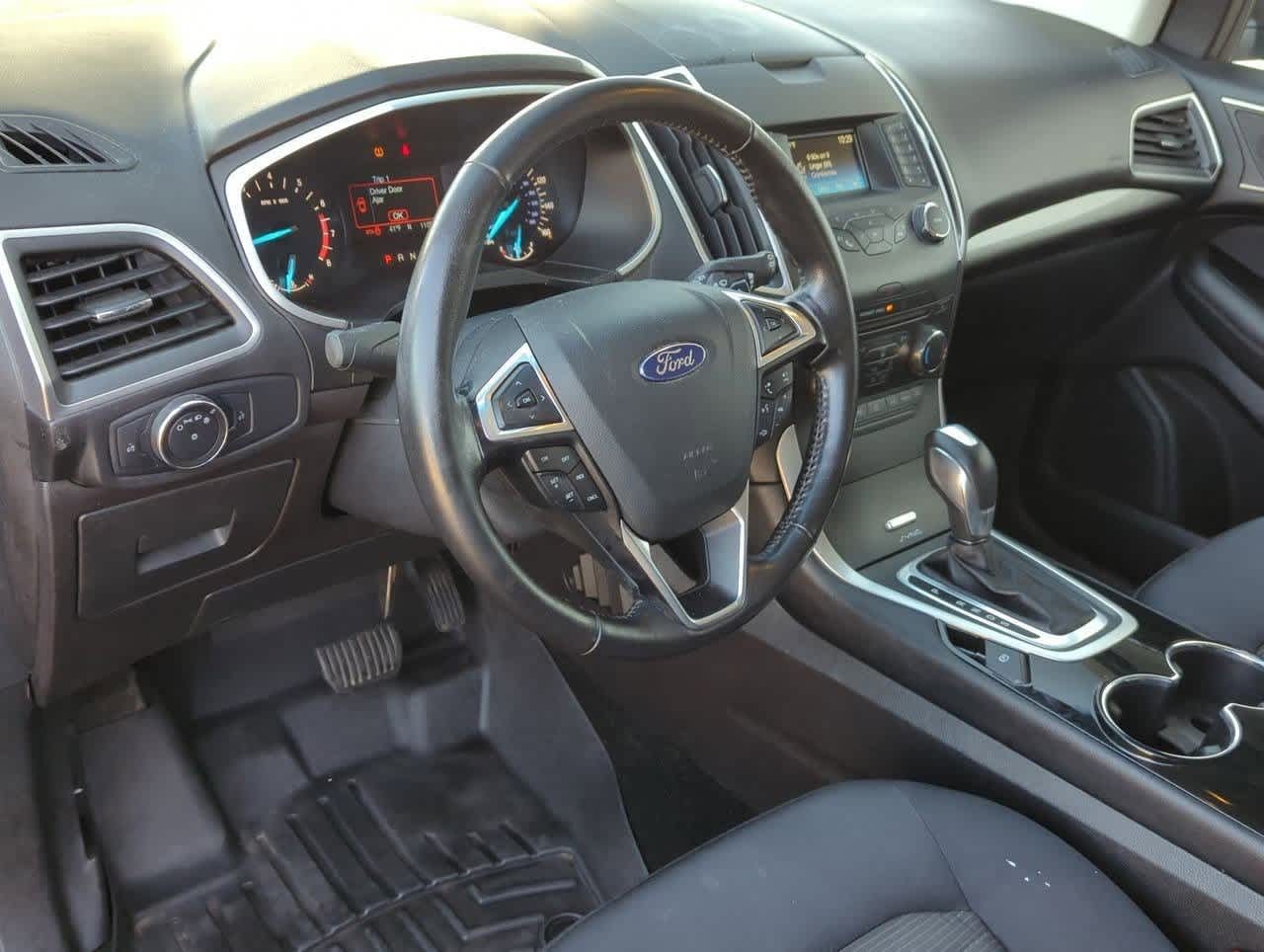 2015 Ford Edge SEL photo 2