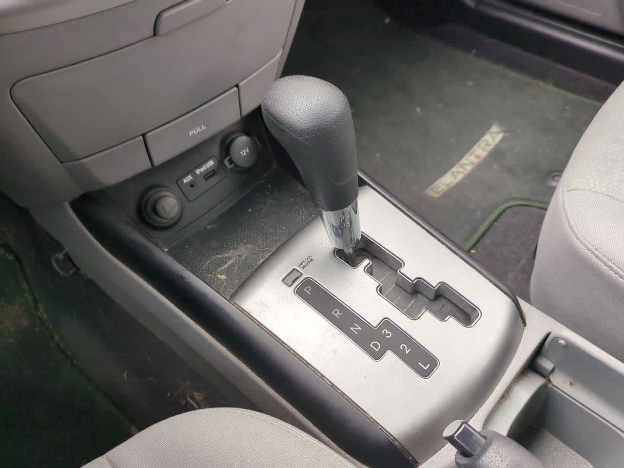 Thumbnail: 2010 Hyundai Elantra - 28