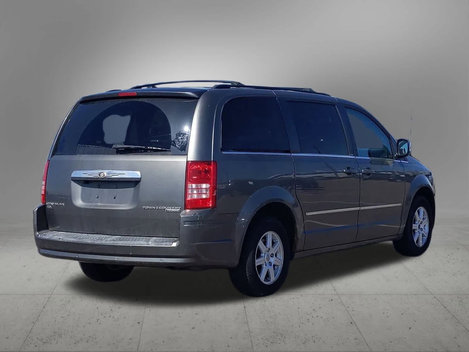 2010 Chrysler Town & Country Touring 6