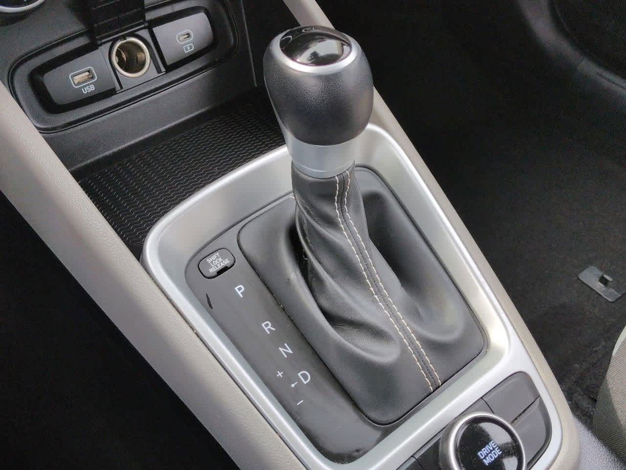 Thumbnail: 2023 Hyundai Venue - 31