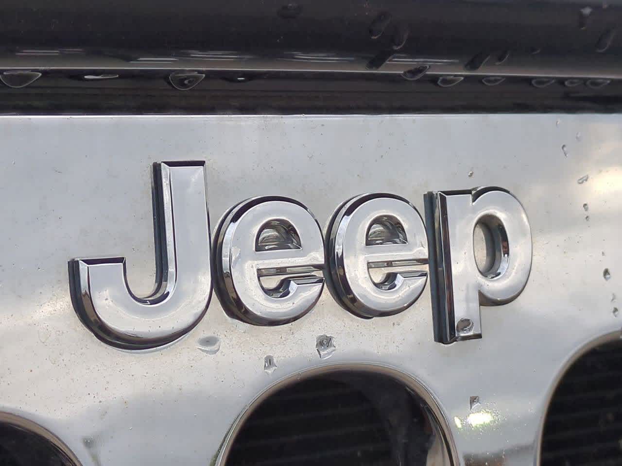 Thumbnail: 2017 Jeep Wrangler - 12